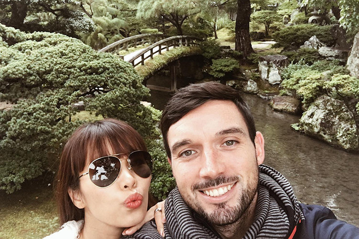 Vợ chồng siêu mẫu Hà Anh đến thăm thành phố Kyoto của Nhật Bản.