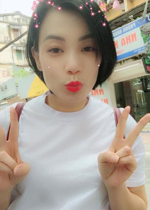 Hot Face sao Việt 24h: Hồng Nhung khoe ảnh đi chơi cùng bạn bè nhân ngày 20/10. Mới đây, vợ Xuân Bắc vướng nghi vấn mâu thuẫn với Kim Oanh.