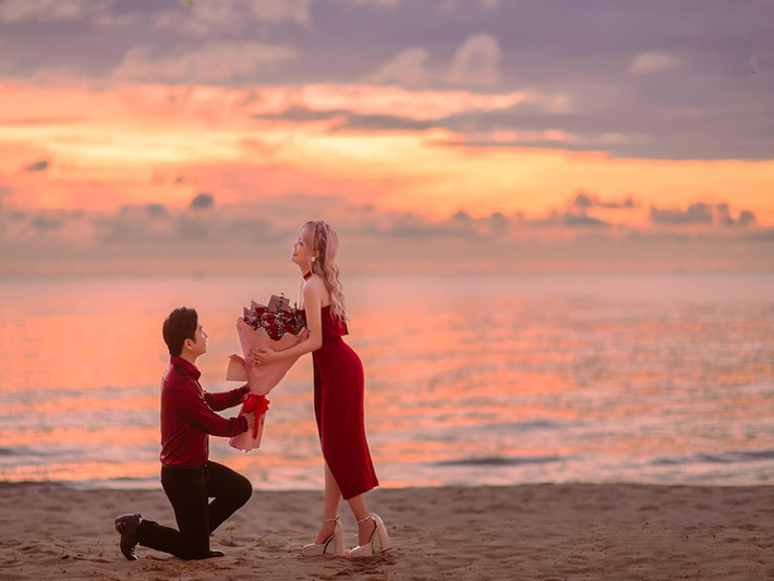 Bằng Cường vừa cầu hôn Bảo Anh. Cặp đôi công khai hẹn hò vào năm 2019. Ảnh: FBNV