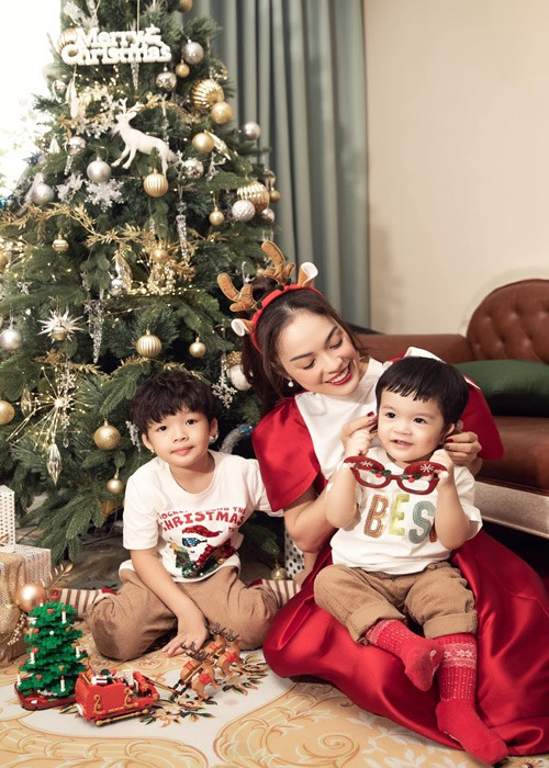 Dương Cẩm Lynh đang làm mẹ đơn thân. Nữ diễn viên sinh con trai đầu lòng Will năm 2016.