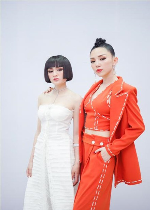 Khi tham gia Giọng hát Việt 2017, Hiền Hồ thuộc team huấn luyện viên Tóc Tiên. Ảnh: Khám phá