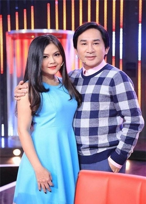 Kim Tử Long hiện tại sống bên nghệ sĩ Trinh Trinh. Trước khi đến với Trinh Trinh, “ông hoàng cải lương” từng qua 2 lần đò. Ảnh: Lao động