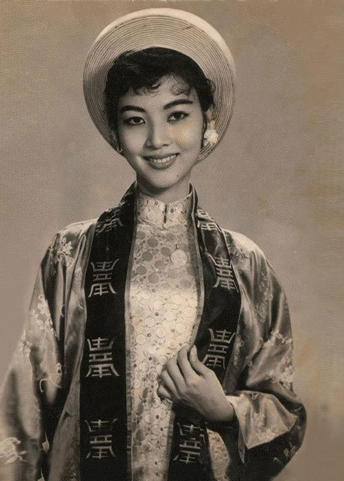 Sau khi nghe tin diễn viên Thẩm Thúy Hằng qua đời, nữ nghệ sĩ gạo cội Lê Thiện cho biết: "Thẩm Thúy Hằng là một diễn viên lớn. Hiện tại con của chị ấy ở nước ngoài chưa về, còn ở đây thì không có ai. Mình thấy thương là ở chỗ đó". Ảnh: Người lao động