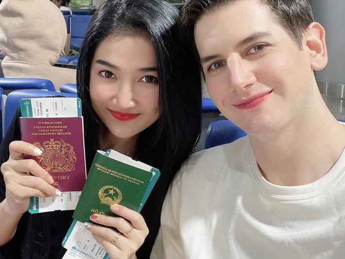 Nữ diễn viên Quỳnh Lam vừa cùng bạn trai Alex sang Anh. Đây là quê nhà của Alex.
