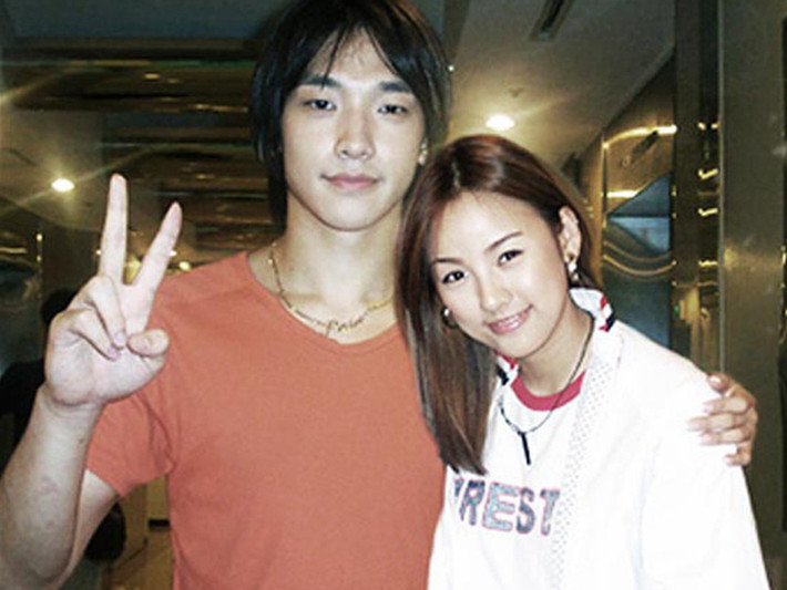 Lee Hyori lên tiếng phủ nhận tin đồn là tình một đêm của Bi Rain. Cô nói: "Tôi và Bi Rain thực sự không qua đêm với nhau, thế nên chẳng có gì để mà lo lắng".
