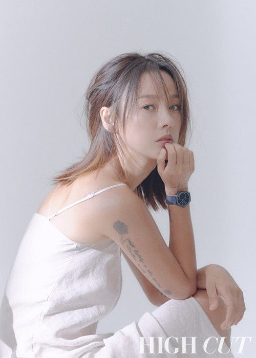 Nhiều người tò mò về các dự án trong tương lai của Lee Hyori.