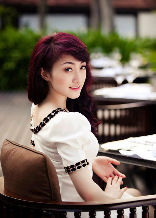 Thùy Chang từng có 5 năm tu nghiệp ở nước ngoài và một mình gây dựng thương hiệu làm đẹp khi mới tròn 18 tuổi.