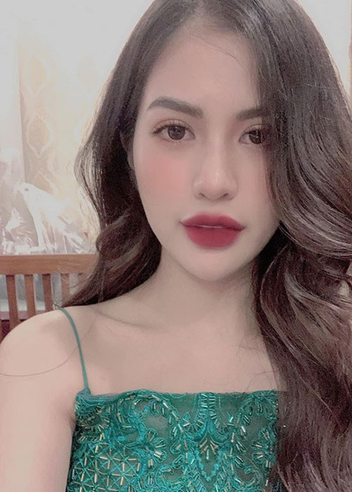 Trong khi Quỳnh Nga chưa sinh con thì Trần Hương hiện là bà mẹ bỉm sữa một con.