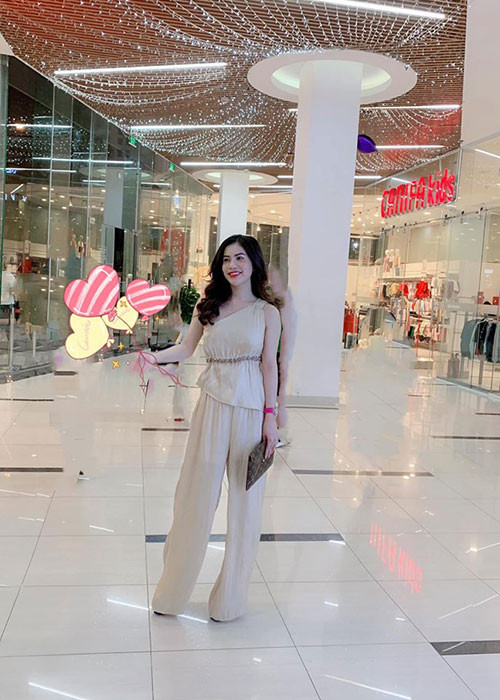 Hiện tại, Trần Hương một mình nuôi con trai. Về phía Việt Anh, anh có hỗ trợ tài chính cho con.