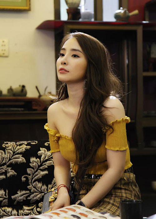 Có thể nói, nhan sắc lẫn sự nghiệp của Quỳnh Nga ngày càng lên hương.