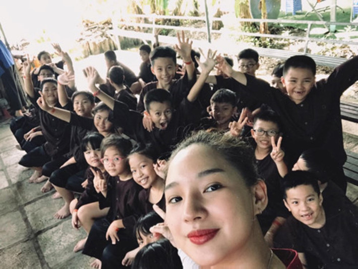 Kiều Oanh hiện có công việc ổn định tại một trung tâm tiếng Anh ở Sài Gòn.