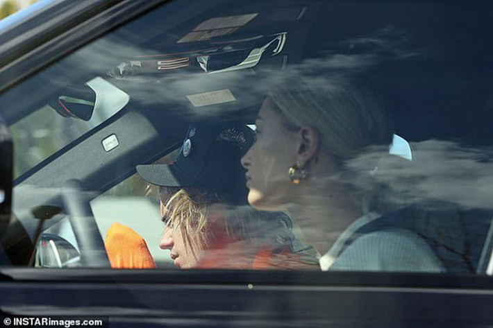 Justin và Hailey đính hôn cách đây không lâu sau khi nam ca sĩ chia tay Selena. Ảnh: Dailymail