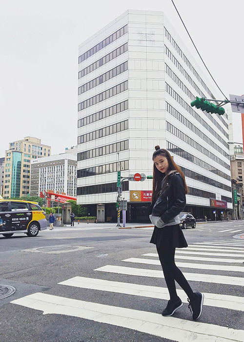 Hot girl Midu là một trong số những sao Việt du xuân ở nước ngoài. Hiện tại, cô đang có chuyến du lịch ở Đài Loan. (Ảnh: FBNV)
