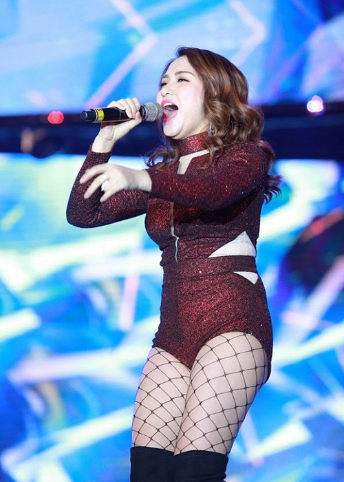 Hòa Minzy liên tục bị khán giả chê béo mỗi khi xuất hiện trước công chúng. (Ảnh: Thể thao văn hóa)