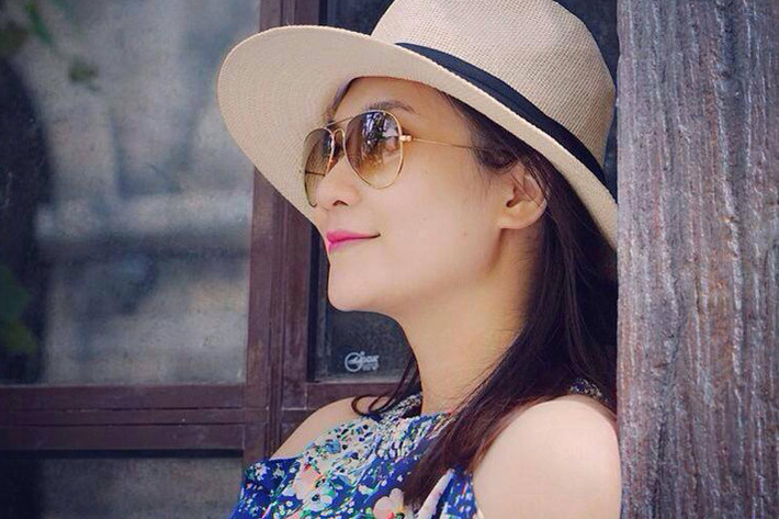 Gương mặt mới nhất dẫn bản tin Thời sự 19h của VTV đã lập gia đình và hiện có một con gái. (Ảnh: FBNV)