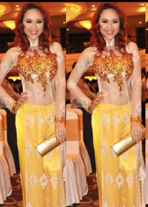 Mẫu áo dài của Ngọc Diệp cũng gây nhức mắt vì độ mỏng manh. (Ảnh: Lao động)