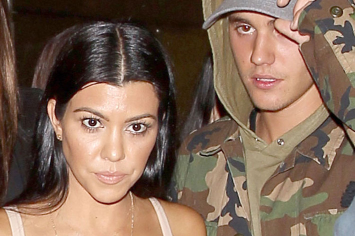 Tháng 12/2015, theo các nguồn tin tiết lộ, Justin bắt đầu tìm hiểu Kourtney Kardashian sau khi cô chia tay Scott Disick.