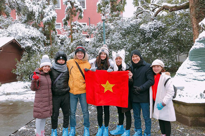 Còn nhớ trong trận chung kết U23 Việt Nam - U23 Uzbekistan tại giải U23 châu Á, Á hậu Thanh Tú cũng là người đẹp đầu tiên có mặt tại Thường Châu, Trung Quốc cổ vũ cho đội nhà.