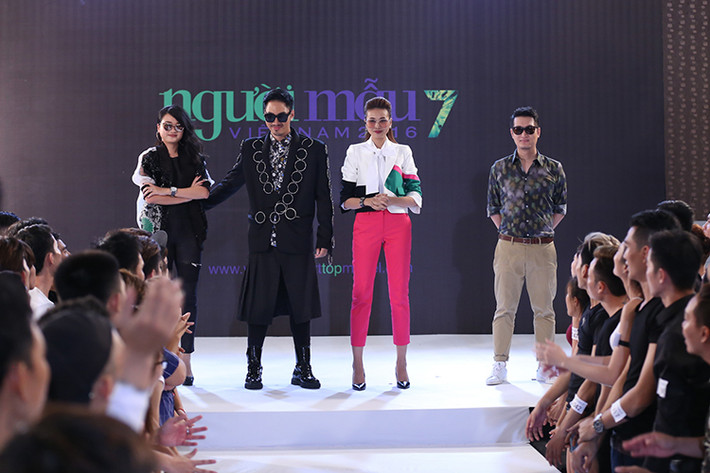Sau vòng thi catwalk trong trang phục áo tắm, những thí sinh được chọn sẽ tiếp tục tham dự vòng thi photoshoot để ban giám khảo chọn ra các thí sinh tiềm năng nhất của khu vực miền Nam.