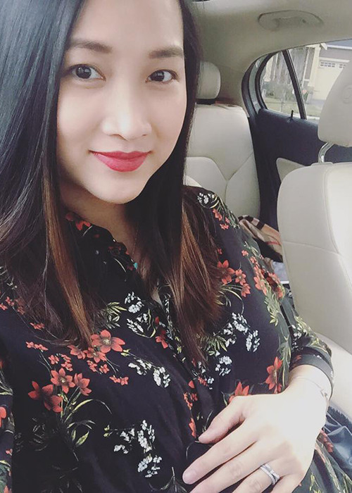 Yến Phương sinh năm 1991, kém Lam Trường 15 tuổi. Cả hai đã làm đám cưới vào năm 2014 sau một năm công khai chuyện tình cảm. (Ảnh: FBNV)