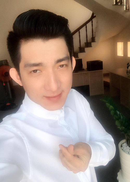 Bảo Duy không chỉ dọn ra ngoài ở nhà thuê mà còn thành lập công ty riêng của mình để kinh doanh. (Ảnh: FBNV)