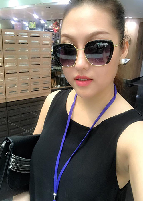 Sau ồn ào ly hôn, cuộc sống của Bảo Duy - Phi Thanh Vân đã trở lại bình yên. Về phía Phi Thanh Vân, cô liên tục khoe khối tài sản khủng của mình. (Ảnh: FBNV)