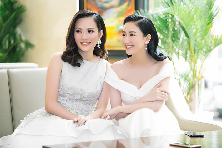 Làm giám khảo phần thi Tài năng, Diệu Linh xuất hiện thanh lịch, sang trọng trong bộ đầm trắng rất tinh tế.