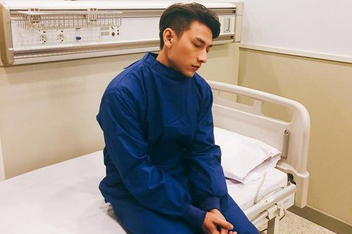 Miệt mài làm việc nhưng “bỏ quên” sức khỏe, nhiều sao Việt nhập viện cấp cứu. Mới nhất, ca sĩ Isaac bị kiệt sức khi quay phim dưới thời tiết lạnh giá trong nhiều ngày và phải nhập viện ở Hàn Quốc. (Ảnh: Zing)