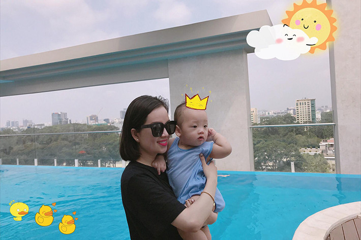 Loạt ảnh mới nhất của bé Khoai Tây thu hút hàng chục nghìn lượt thích và hàng trăm lượt chia sẻ của cư dân mạng. (Ảnh: FBNV)
