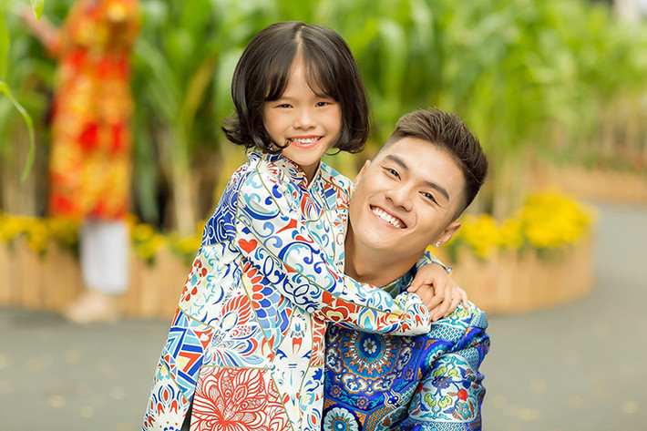 Sau khi ly hôn, Lâm Vinh Hải luôn cố gắng bù đắp tình cảm cho con gái. Ảnh: FBNV