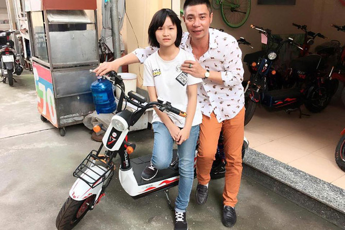 Trong một chương trình, bé Kiến từng tâm sự bố hay say rượu, thậm chí cả trước khi gặp các con.