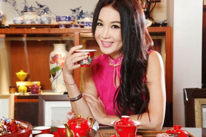 Dù sự nghiệp không còn ở thời kỳ đỉnh cao nhưng Ôn Bích Hà vẫn nhận được sự chú ý bởi nhan sắc không tuổi của mình.