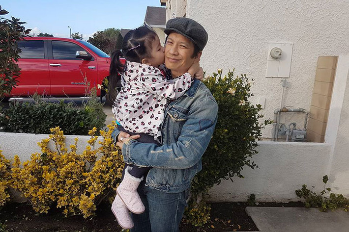 Bebe Phạm từng chia sẻ ngoài đời Dustin Nguyễn là một người chồng, người cha rất tốt.