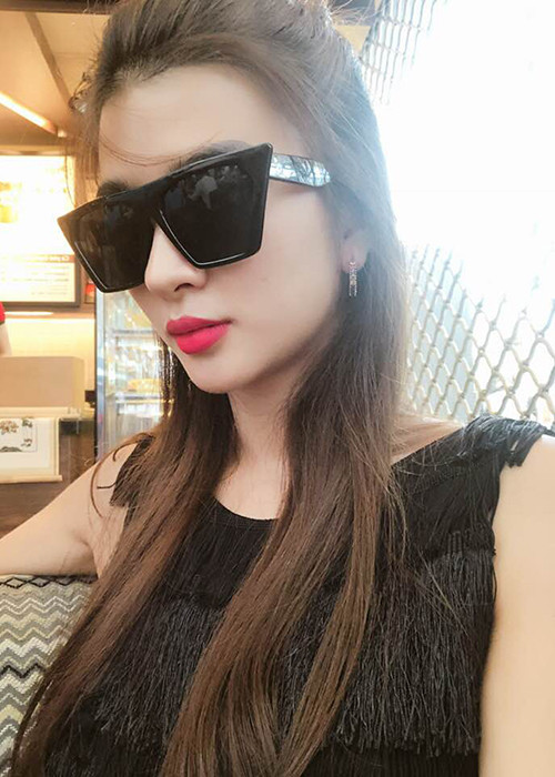 Kim Tuyến tâm sự: “Khi rót vào tai ai đó những thứ ngọt ngào dối trá, bạn cũng đang nhận những thứ tương tự”.
