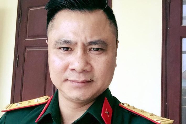 Danh hài Tự Long viết trên trang cá nhân: "Xin chúc mừng tất cả những chiến sĩ công an nhân dân Việt Nam nhân ngày 19/8/2017. Mong những điều tốt đẹp nhất sẽ luôn ở bên các đồng chí".