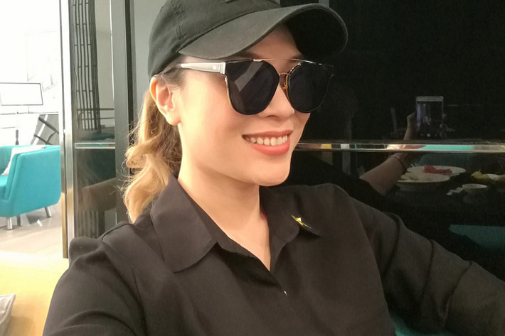Hot Face sao Việt 24h: Mỹ Tâm đăng tải ảnh rạng rỡ kèm lời tâm sự: "Cười rất tươi vì đời rất vui. Chúc các bạn cuối tuần hạnh phúc nha!".