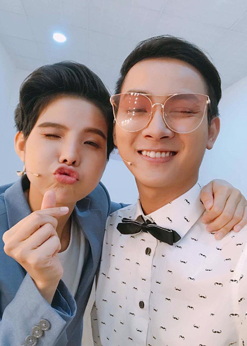 Vũ Cát Tường thân thiết với Hoài Lâm. Cả hai hiện đều là những ca sĩ trẻ tài năng của làng giải trí Việt.