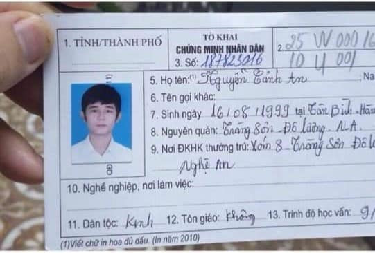 Đối tượng Nguyễn Cảnh An (SN 16/8/1999, trú tại xã Tràng Sơn, huyện Đô Lương, tỉnh Nghệ An) là nghi can cứa cổ tài xế taxi.