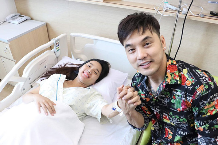 Ưng Hoàng Phúc vừa đón con gái chào đời. Bé là trái ngọt thứ hai của anh và Kim Cương. Trước đó, cả hai có một cậu con trai.
