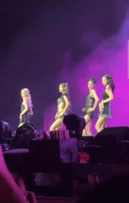 Là chủ nhân của ca khúc See Tình, DTAP chia sẻ: "Hạnh phúc quá mọi người ơi, Jennie (BlackPink) vừa nhảy See tình. DTAP ôm nhau khóc đây ạ". Ảnh: Dân Trí.