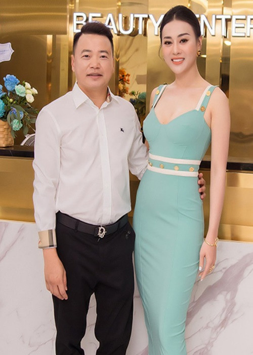 Phương Oanh và Shark Bình đăng ký kết hôn vào giữa tháng 6. Ngày 7/7, nữ diễn viên được chồng cầu hôn. Sắp tới, Phương Oanh và Shark Bình tổ chức lễ ăn hỏi. Ảnh: Vietnamnet.