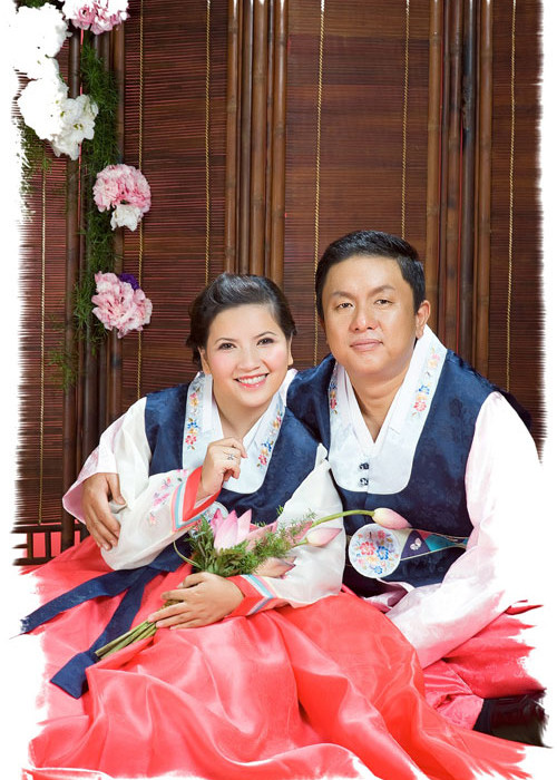 10 năm trước, diễn viên Ngọc Trinh lấy chồng Hàn Quốc. Ông xã của cô là đạo diễn Kim Se Hyuk. Ảnh: Tiếp thị gia đình