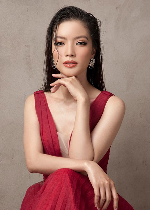 Khi tham dự cuộc thi, Bích Tuyền có cậu là nhà tài trợ chính, hậu thuẫn hết mình và luôn động viên, hỗ trợ.