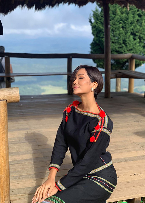 H’hen Niê chưa tiết lộ lý do vì sao làm gãy vương miện.