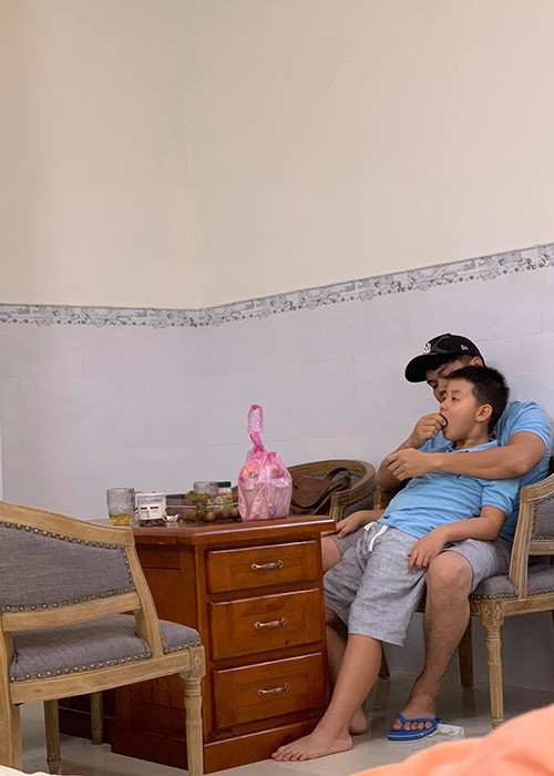 Mối quan hệ giữa Trung Kiên và bé Cà Pháo - con trai riêng của Lê Phương - rất tốt đẹp.