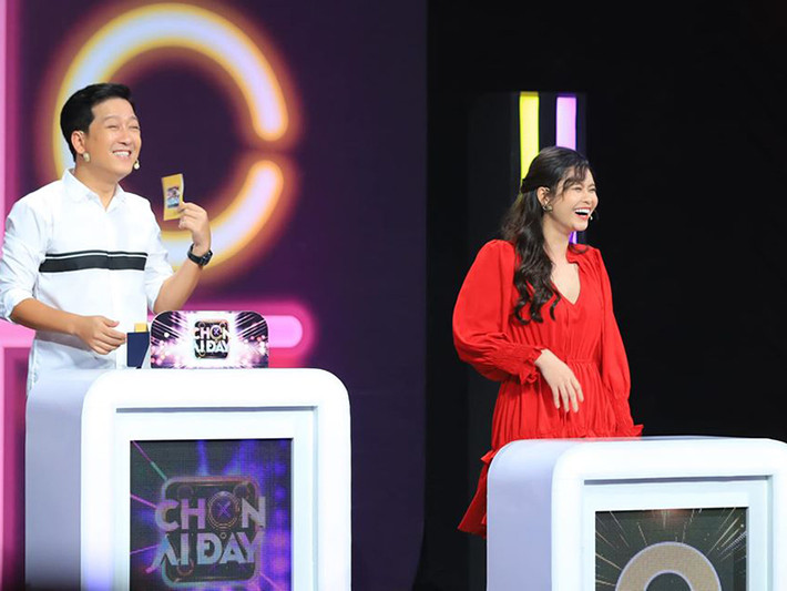 Giống như Tim, sau khi ly hôn, Trương Quỳnh Anh tích cực tham gia sự kiện, gameshow, đóng phim.