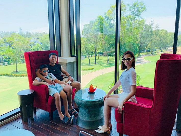Lã Thanh Huyền thừa nhận cô may mắn có một gia đình hạnh phúc, chứ không bất hạnh như nhân vật Tuệ Lâm trong “Tình yêu và tham vọng”.