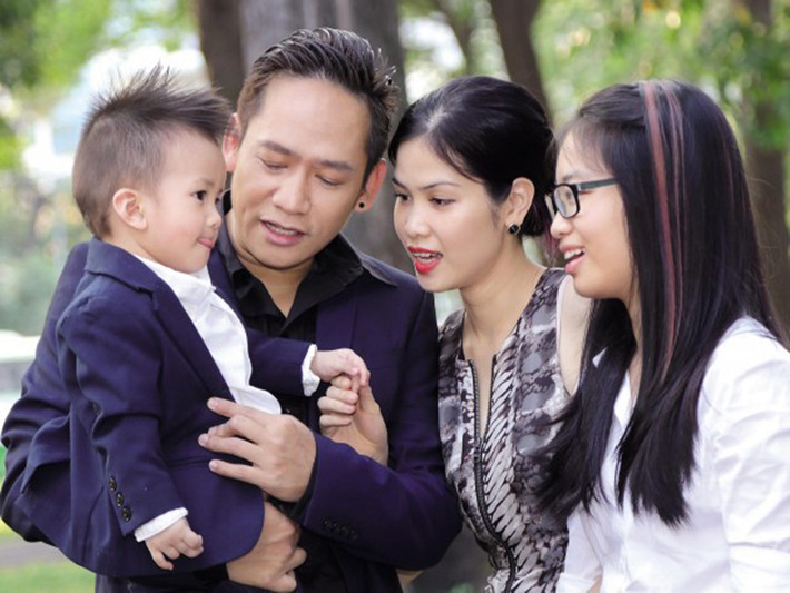 Duy Mạnh và Huyền Cầm có hai người con chung: con trai Mạnh Cầm và con gái Thu Cầm. Ảnh: Dân Việt