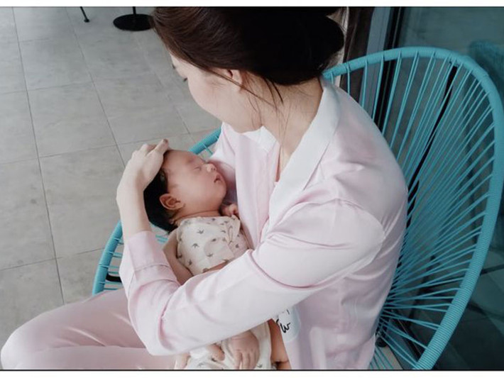 Đặng Thu Thảo và Trung Tín tuy giàu có nhưng hiếm khi khoe cuộc sống sướng từ trong trứng của các con.