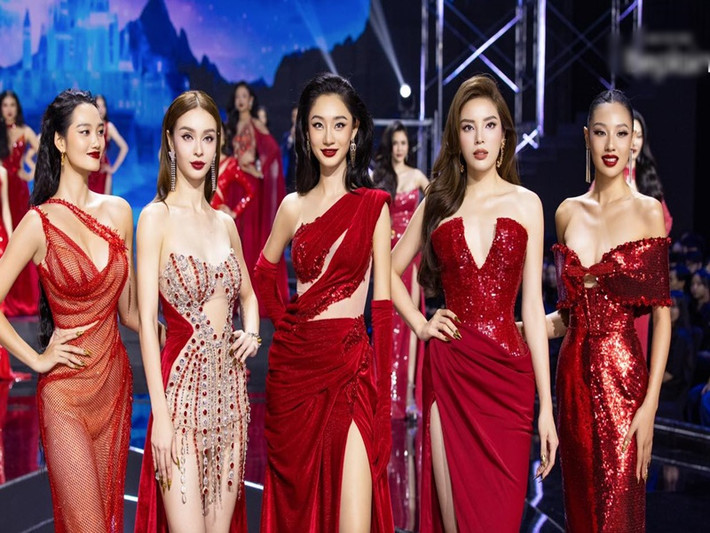 Mới đây, Tường Linh lọt top 5 thí sinh trình diễn nổi bật ở phần thi dạ hội và áo tắm trong tập 5 Miss Universe Vietnam 2024 cùng Kỳ Duyên, Mlee, Quỳnh Anh và Trà My. Ảnh: Miss Universe Vietnam.